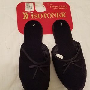 Black isotoner house slippers